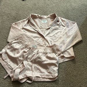 Great condition gilly hicks set